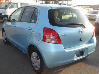 2006 Toyota Vitz Photos