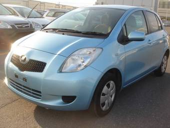 2006 Toyota Vitz Images