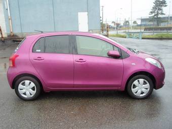 2006 Toyota Vitz Photos