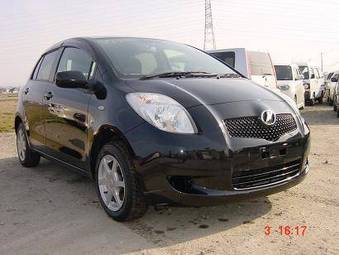 2006 Toyota Vitz Photos
