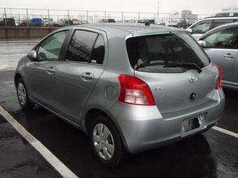 2006 Toyota Vitz Photos