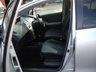 2006 Toyota Vitz Images