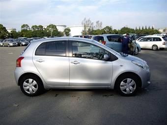 2006 Toyota Vitz Photos