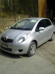 2006 Toyota Vitz Photos