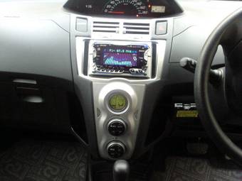 2006 Toyota Vitz Photos