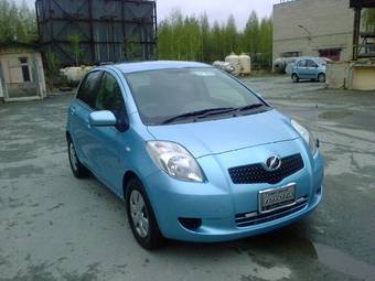 2006 Toyota Vitz Photos