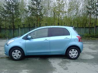2006 Toyota Vitz Photos