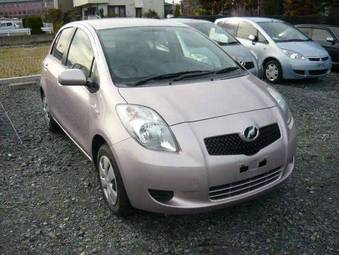 2006 Toyota Vitz Photos