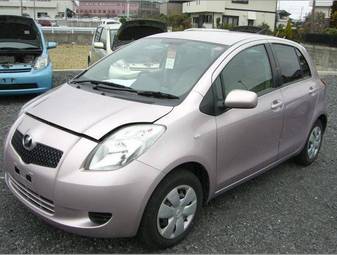 2006 Toyota Vitz Images