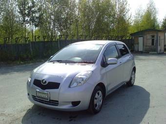 2006 Toyota Vitz Photos