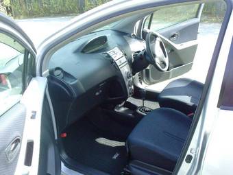 2006 Toyota Vitz Pics