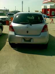 2006 Toyota Vitz Photos