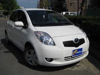 2006 Toyota Vitz Photos
