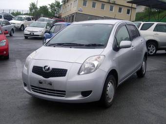 2006 Toyota Vitz Photos
