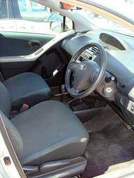 2006 Toyota Vitz Photos