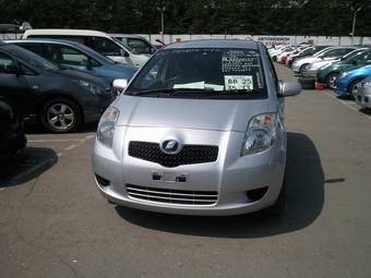 2006 Toyota Vitz Photos