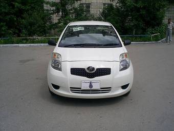 2006 Toyota Vitz Photos