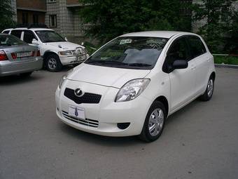 2006 Toyota Vitz Photos