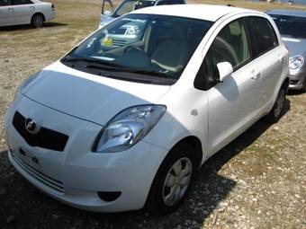 2006 Toyota Vitz Pics