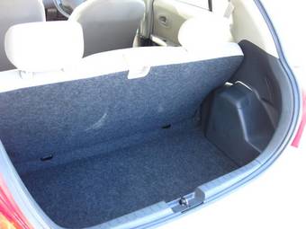2006 Toyota Vitz Photos