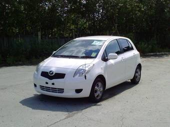 2006 Toyota Vitz Photos