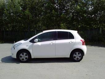 2006 Toyota Vitz Photos