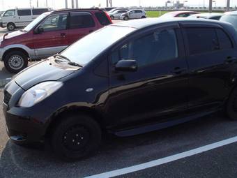 2006 Toyota Vitz Photos