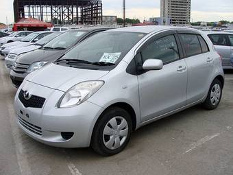 2006 Toyota Vitz Photos