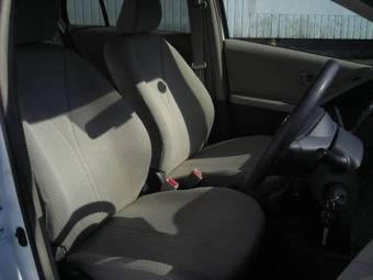 2006 Toyota Vitz Photos