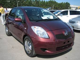 2006 Toyota Vitz Photos