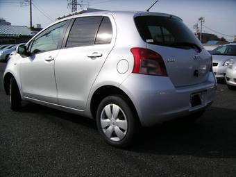 2006 Toyota Vitz Photos