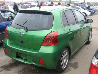 2006 Toyota Vitz Photos