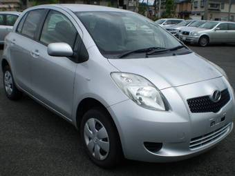 2006 Toyota Vitz Photos