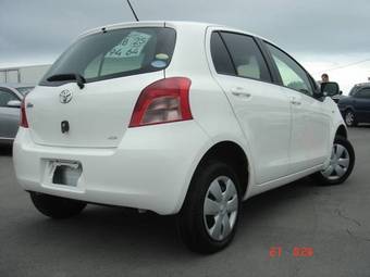 2006 Toyota Vitz Photos