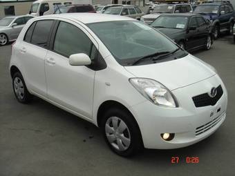 2006 Toyota Vitz Photos