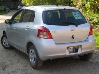 2006 Toyota Vitz Photos