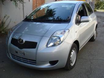 2006 Toyota Vitz Photos