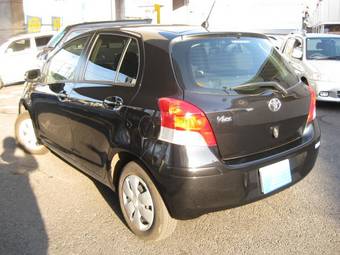 2007 Toyota Vitz Photos