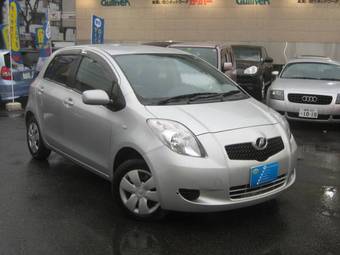 2007 Toyota Vitz Photos