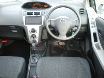 2007 Toyota Vitz Photos