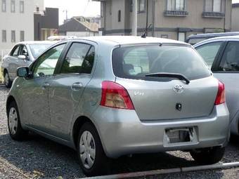 2007 Toyota Vitz Photos