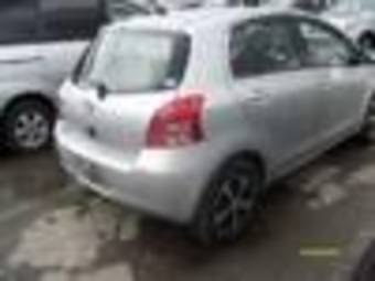 2007 Toyota Vitz Photos