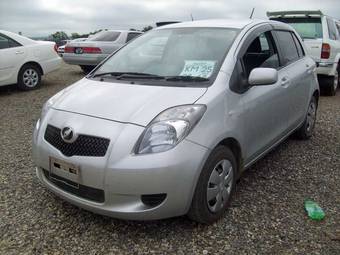 2007 Toyota Vitz Photos