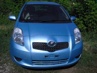 2007 Toyota Vitz Photos