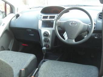 2008 Toyota Vitz Images