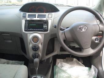 2008 Toyota Vitz Pictures