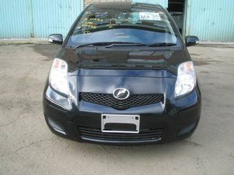 2009 Toyota Vitz Photos