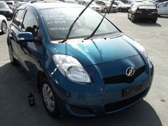 2009 Toyota Vitz Photos