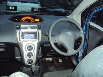 2009 Toyota Vitz Pictures