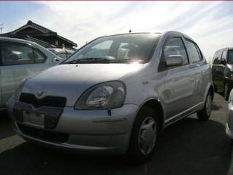 2010 Toyota Vitz Photos